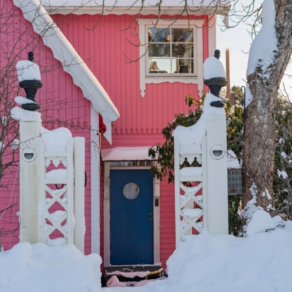 Architectural,Details,Of,Beautiful,Old,Villa,Painted,In,Pink.,Aged